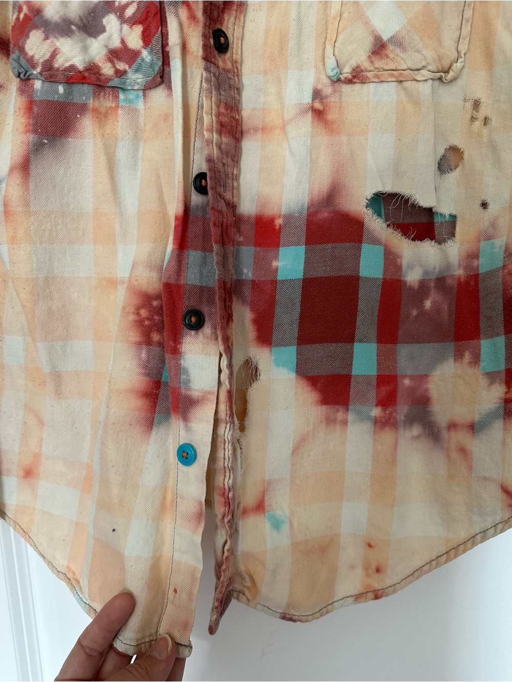 Arizona Jean Co Distressed Plaid Flannel Shirt in Cream, Red & Teal- Large - Picture 5 of 8
